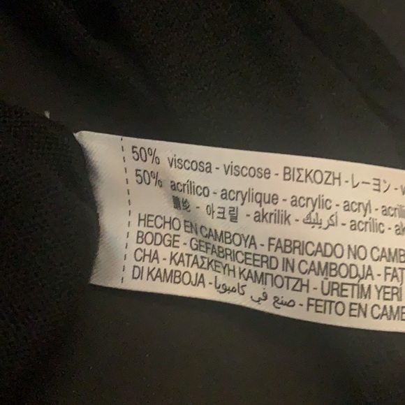 NWT. Zara Black Long Sleeves Round Neck Sweater. Size L. - Picture 5 of 5